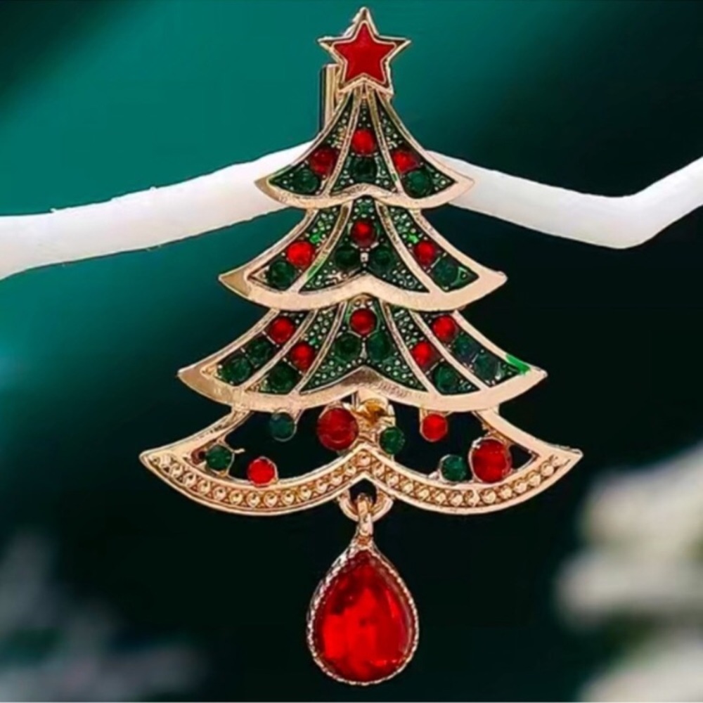 Vintage Christmas Tree Pin